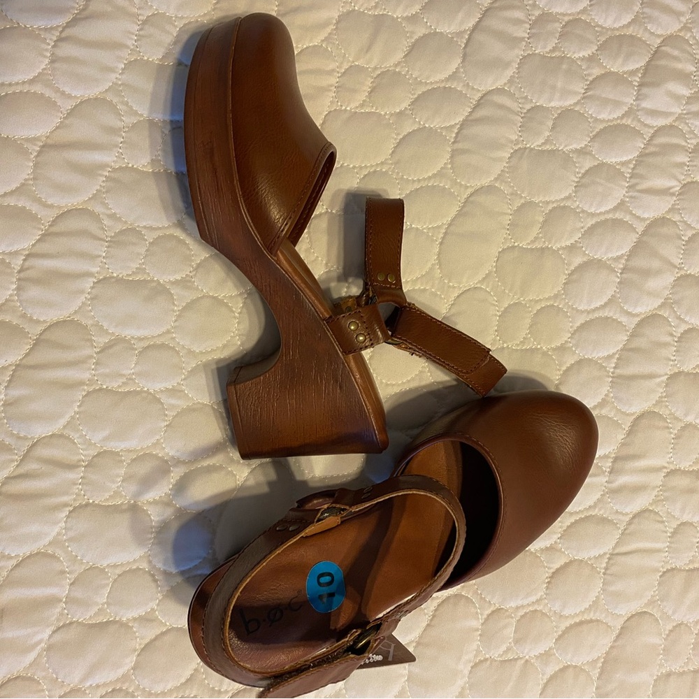 Brown Leather Mules with Adjustable Ankle Strap and Wooden Heel